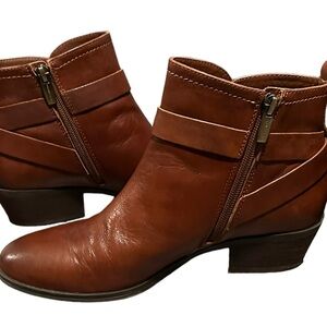 Vince Camuto Rich Cognac Maple Brown heeled Booties Size 8 EUC